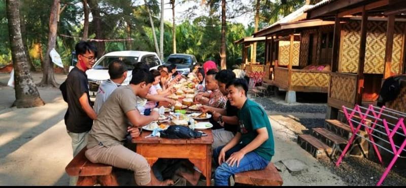 Pantai Camara Homestay Rorahmakan Exterior foto