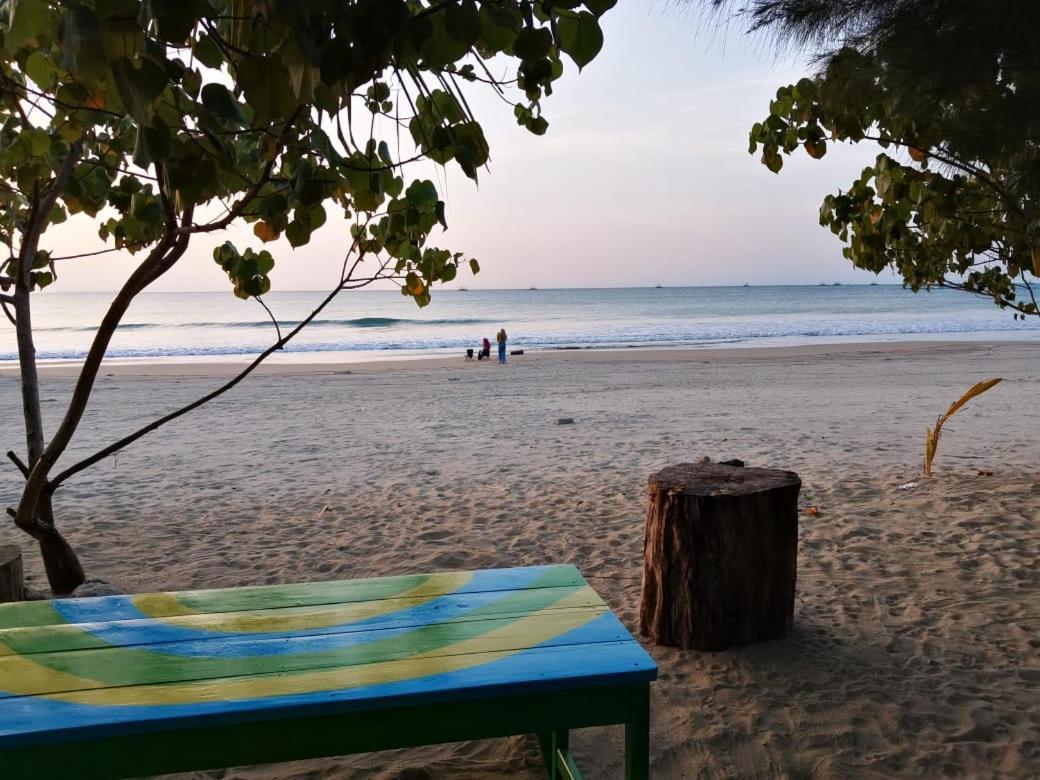 Pantai Camara Homestay Rorahmakan Exterior foto