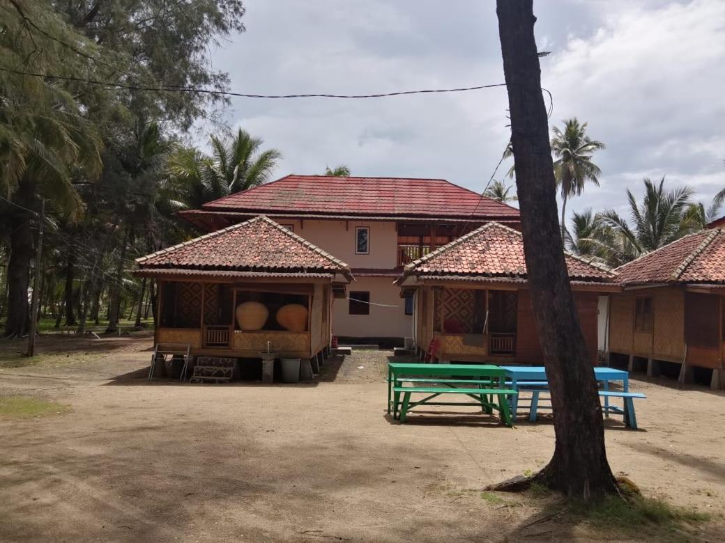 Pantai Camara Homestay Rorahmakan Exterior foto